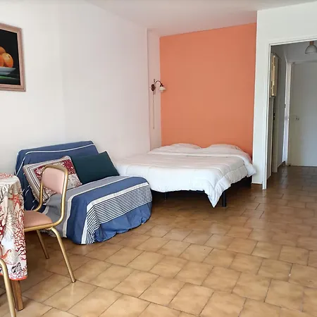 Studio Boulouris Avec Parking A 2 Minutes A Pied Des Plages Appartement