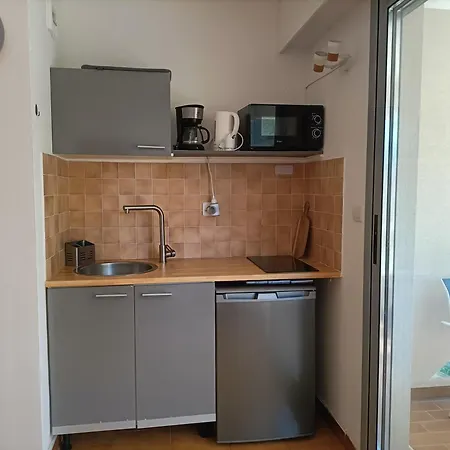 Studio Boulouris Avec Parking A 2 Minutes A Pied Des Plages