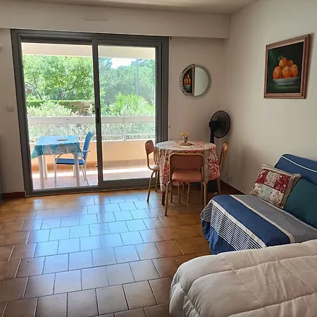 Studio Boulouris Avec Parking A 2 Minutes A Pied Des Plages 아파트 *